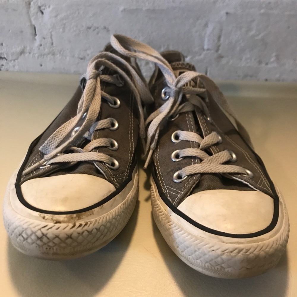 Gray Converse size 5